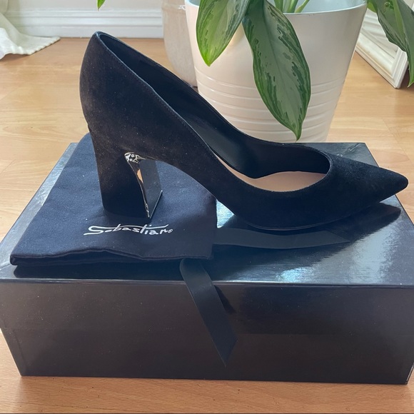 NWB Sebastian Milano Black Suede Pumps size 7.5 M - Picture 2 of 4